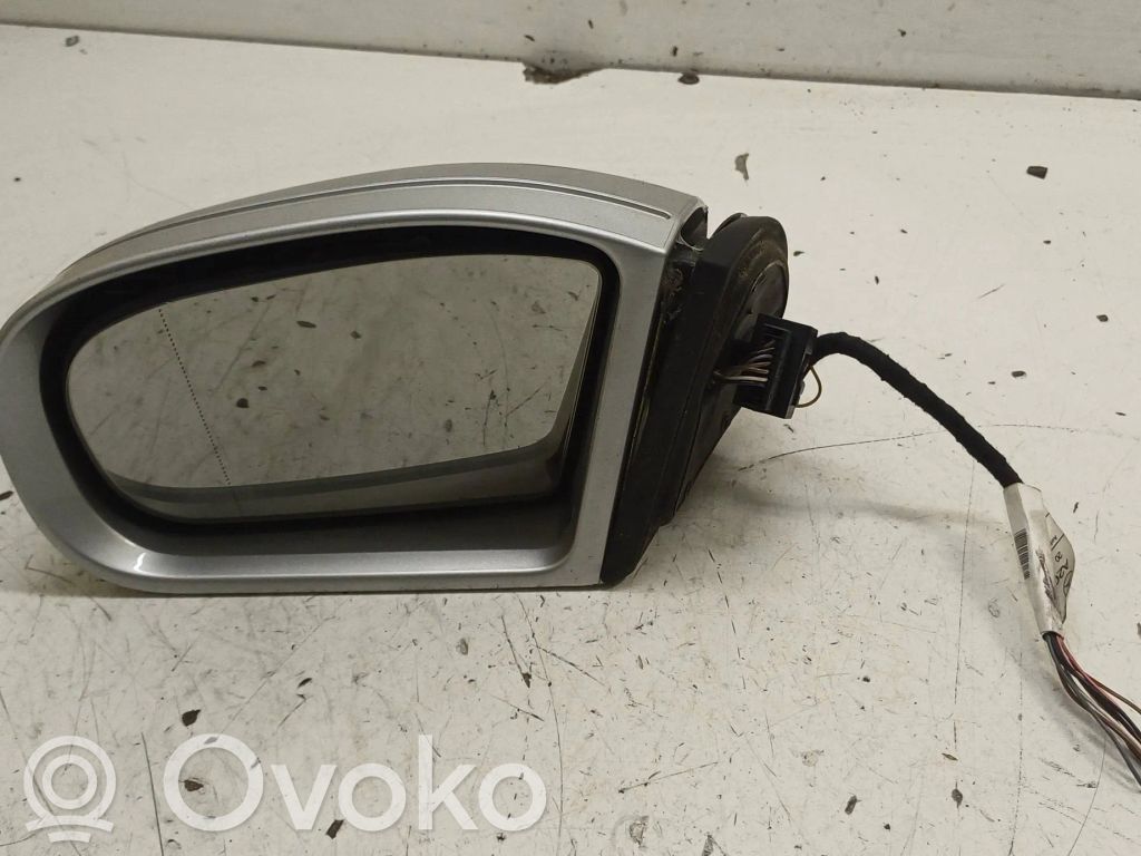 Mercedes-Benz C W203 Elektryczne lusterko boczne drzwi przednich 