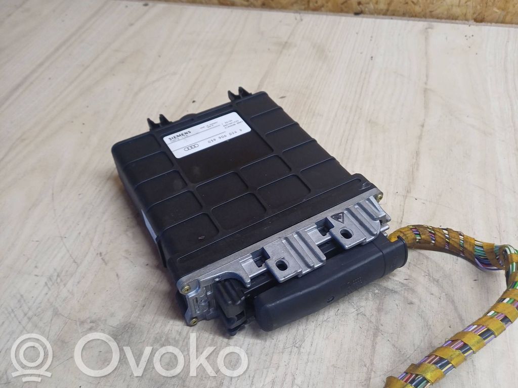 Engine control unit/module   039906024D,5WP4174,00EC041233