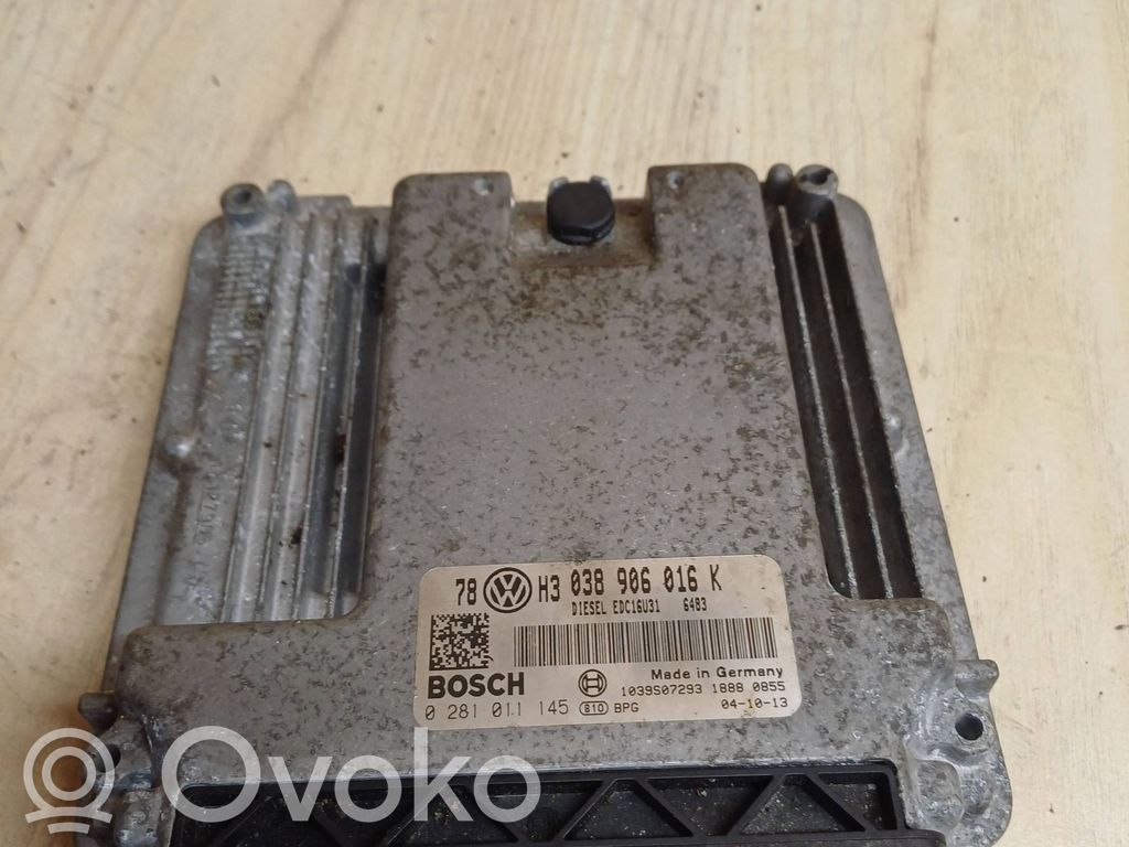 Volkswagen PASSAT B5.5 Engine control unit/module 