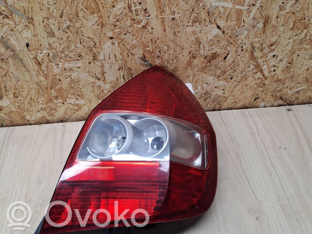 Honda Jazz Aizmugurējais lukturis virsbūvē 