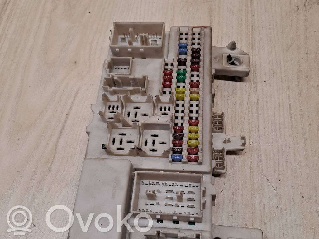 Mazda 3 I Fuse module 