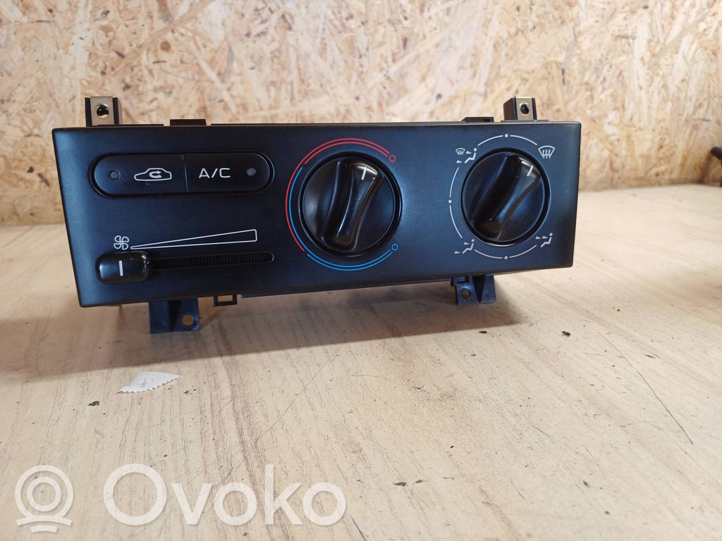 Peugeot 406 Climate control unit 