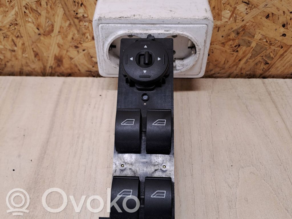 Ford Focus C-MAX Electric window control switch 