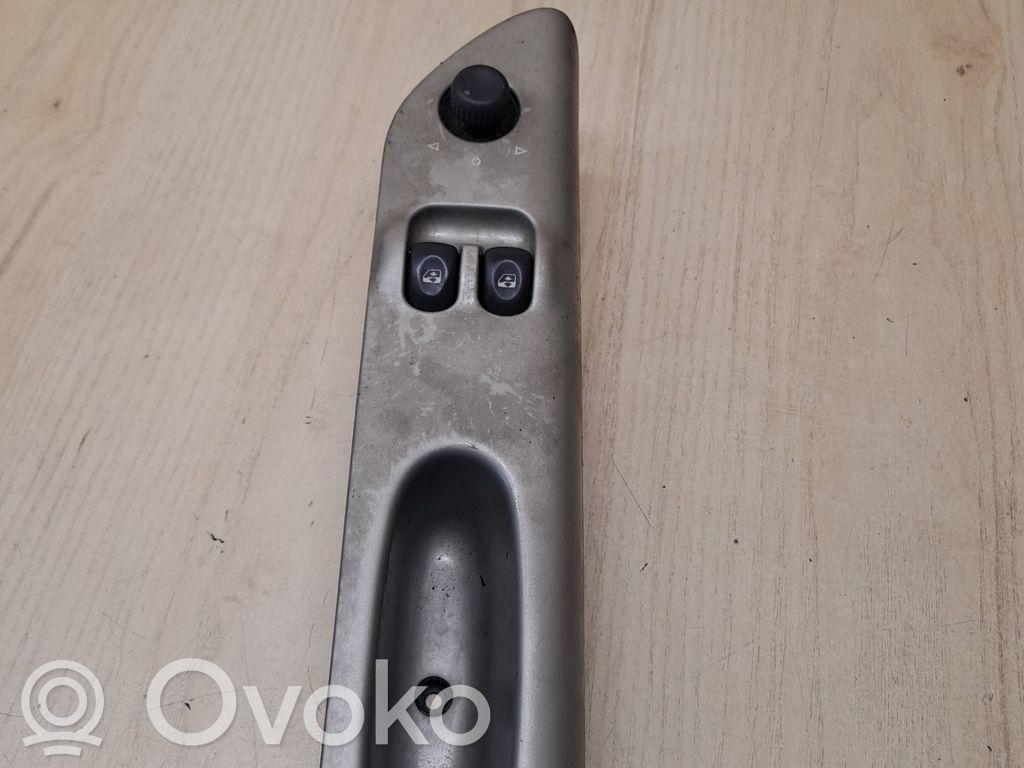Renault Espace III Electric window control switch 