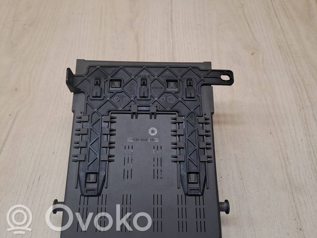 Citroen C5 Fuse module 
