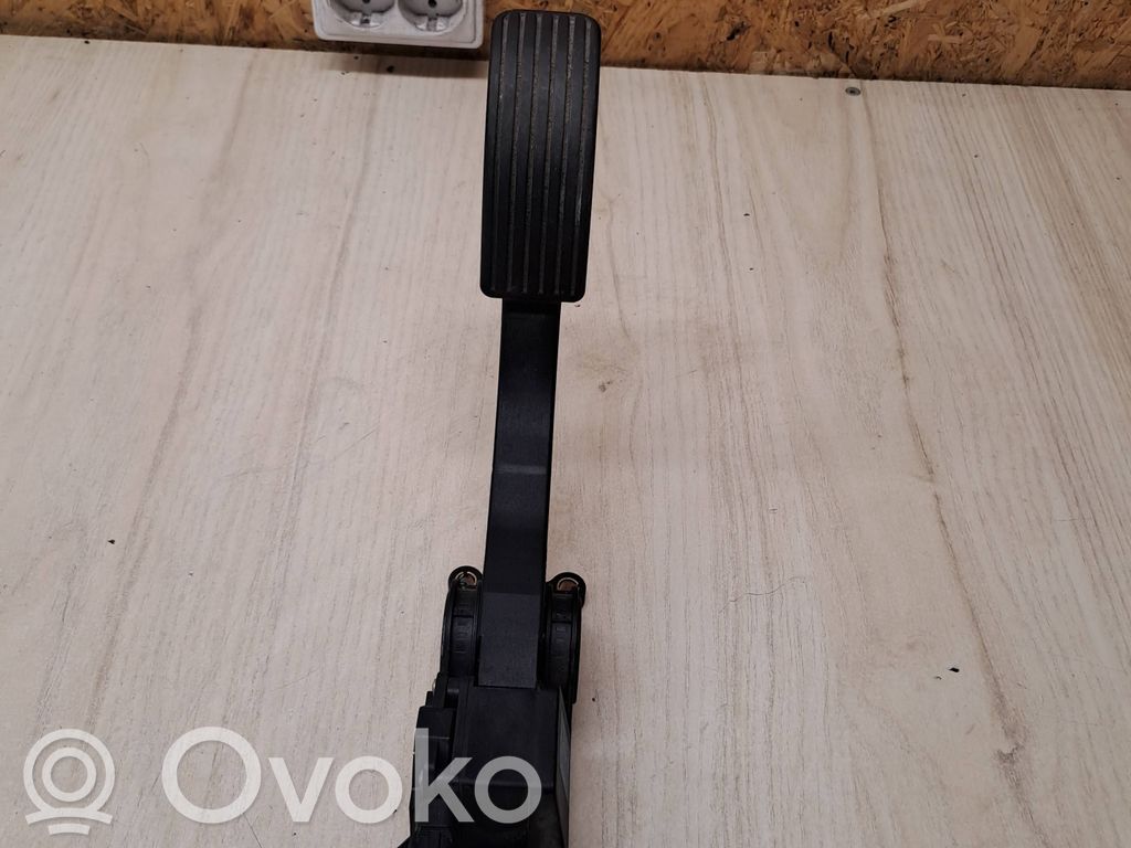 KIA Carnival Accelerator throttle pedal 