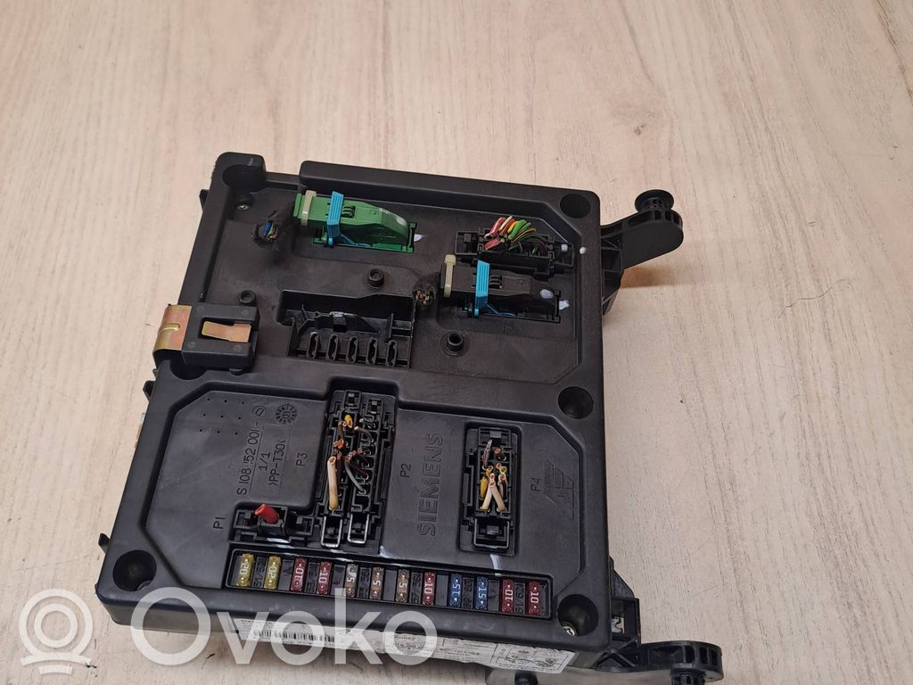 Ford Galaxy Fuse module 