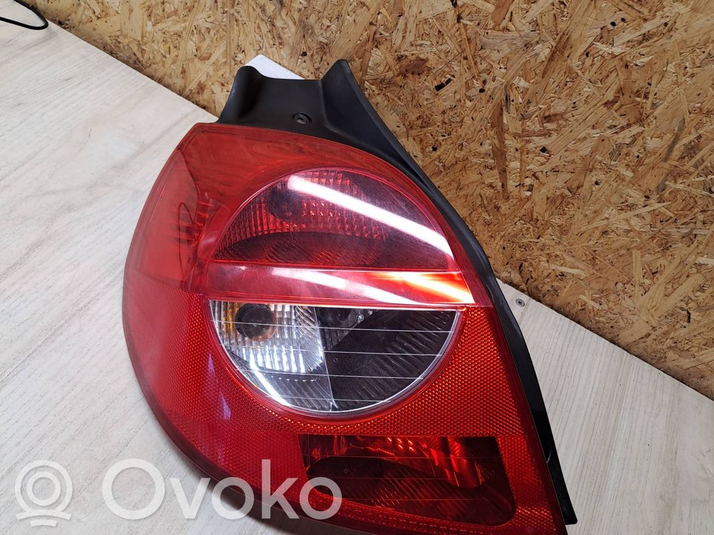 Renault Clio III Luci posteriori 