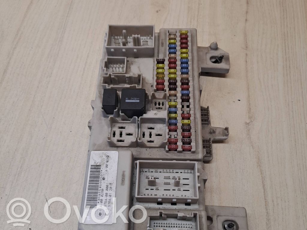 Ford C-MAX I Fuse box set 