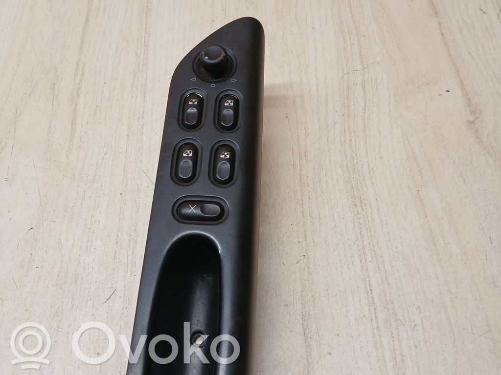 Renault Laguna I Electric window control switch 