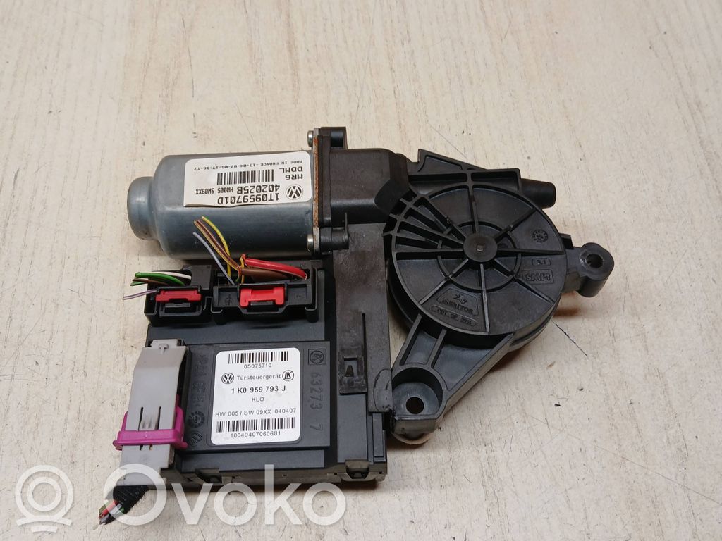 Skoda Octavia Mk2 (1Z) Silnik regulatora szyby drzwi przednich 