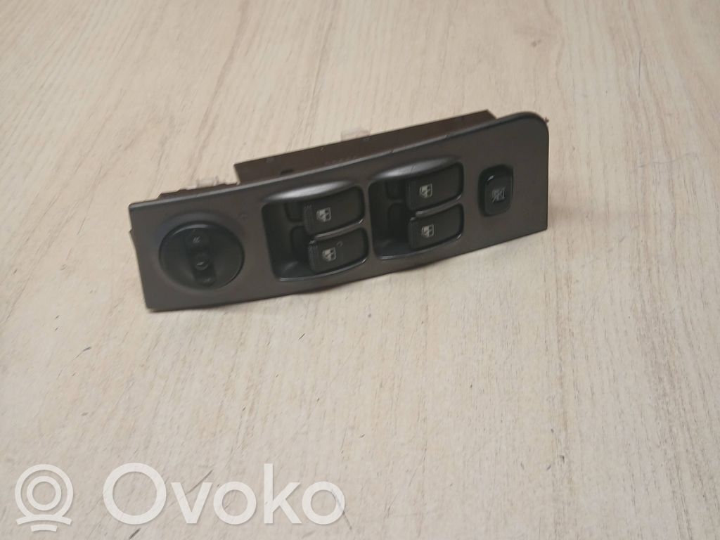 Hyundai Matrix Electric window control switch 