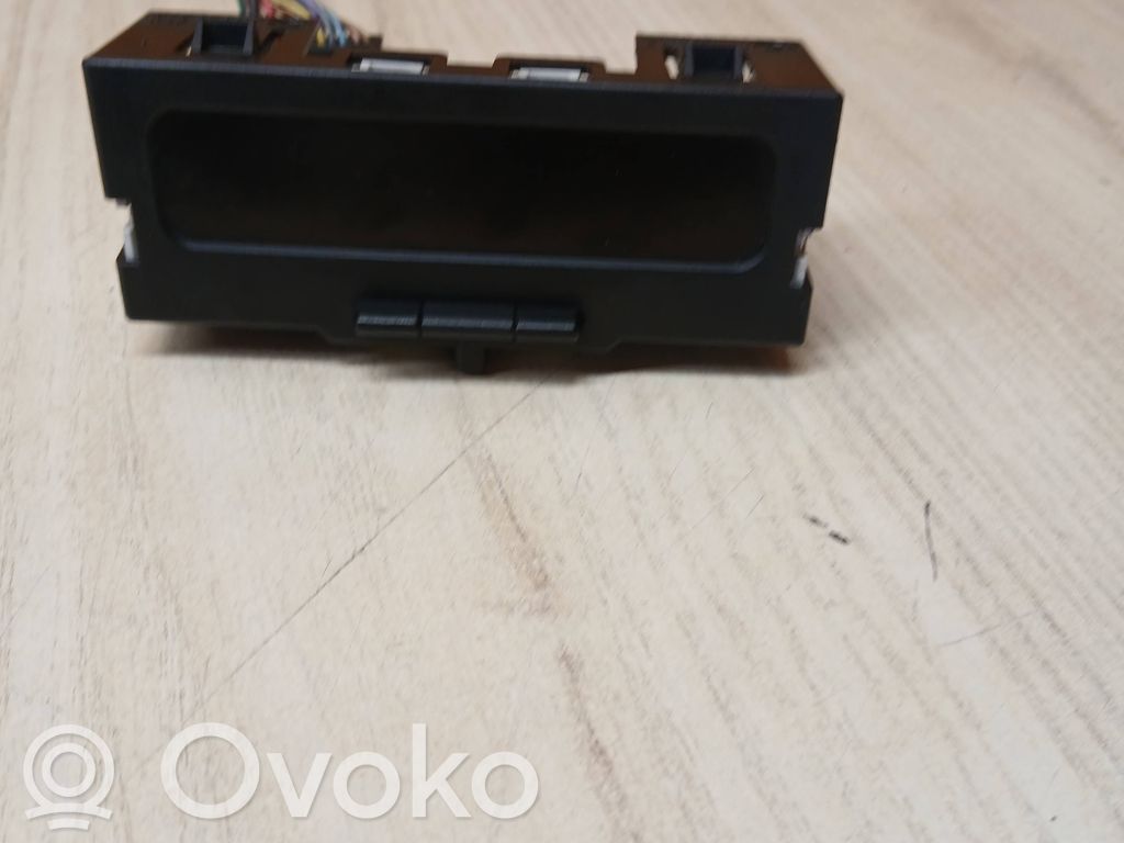 Renault Megane II Screen/display/small screen 