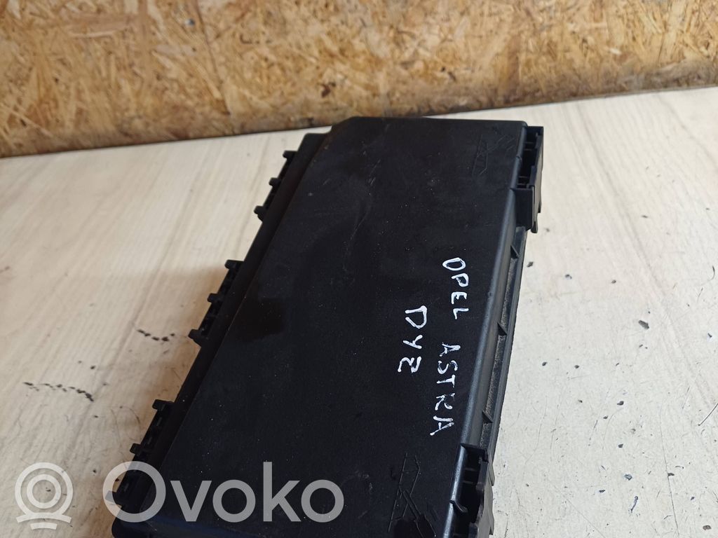 Opel Astra H Modulo fusibile 