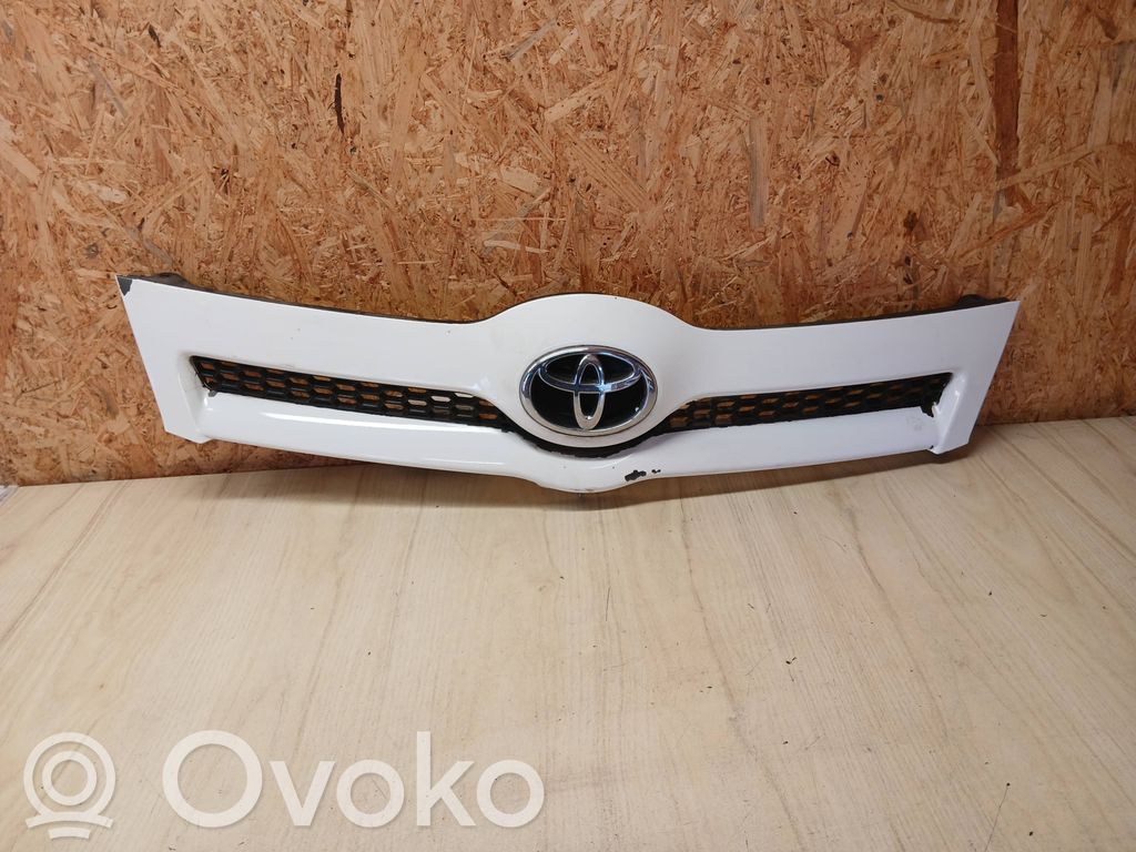 Toyota Corolla Verso E121 Front grill 