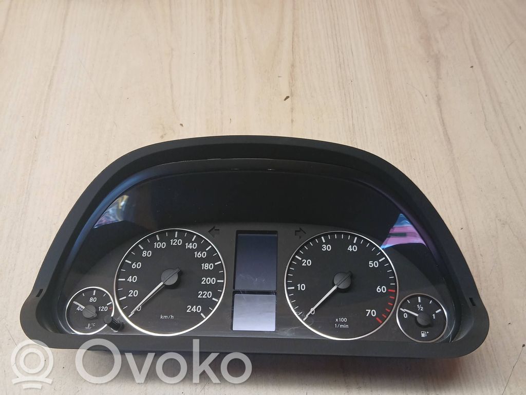 Mercedes-Benz A W169 Licznik / Prędkościomierz 