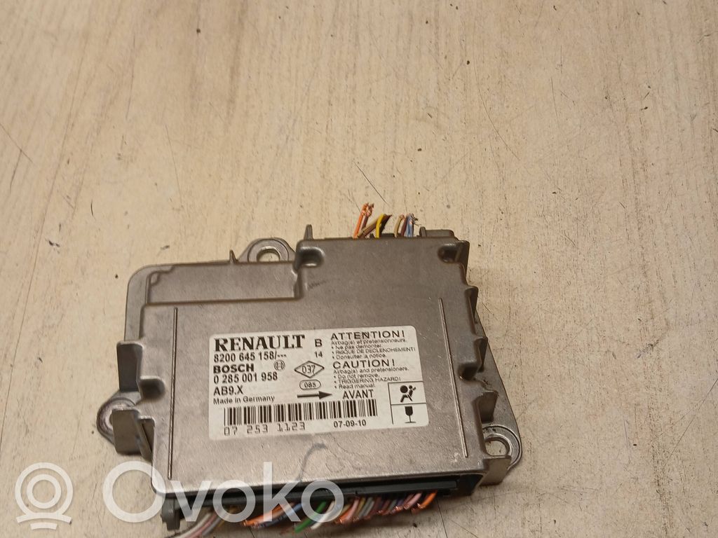 Renault Clio III Airbagsteuergerät 