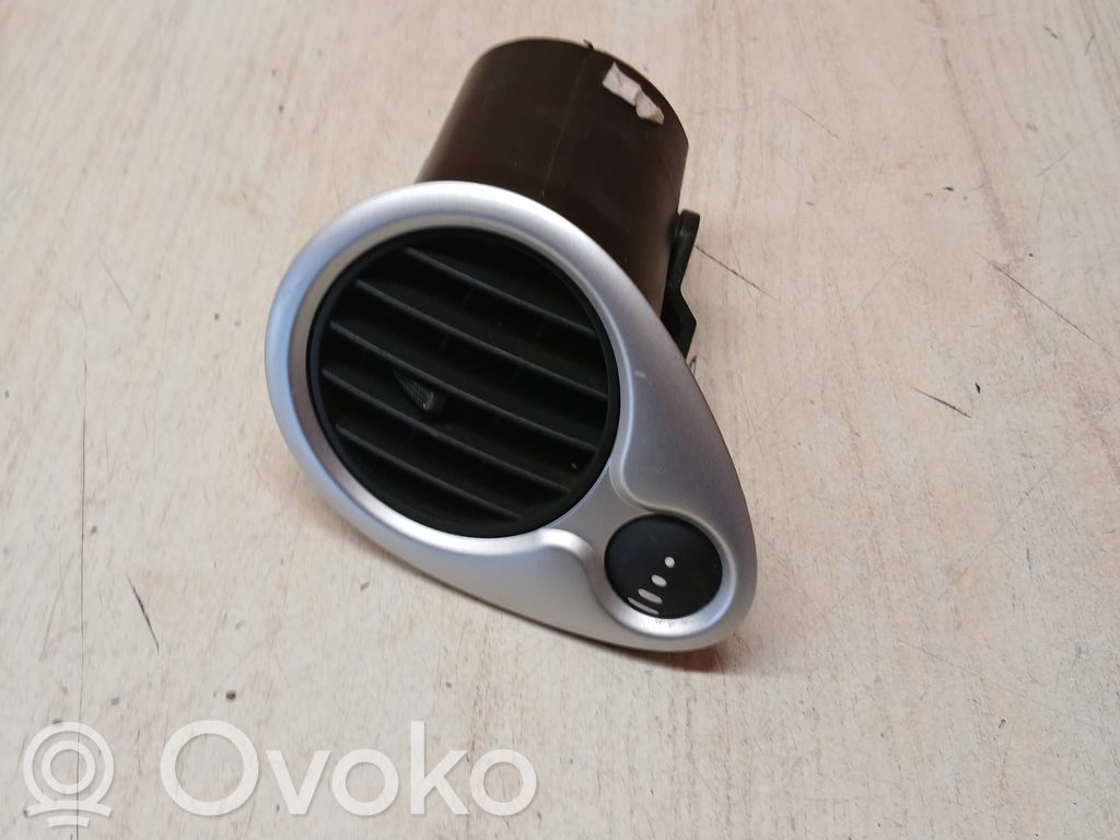 Renault Clio III Dashboard side air vent grill/cover trim 