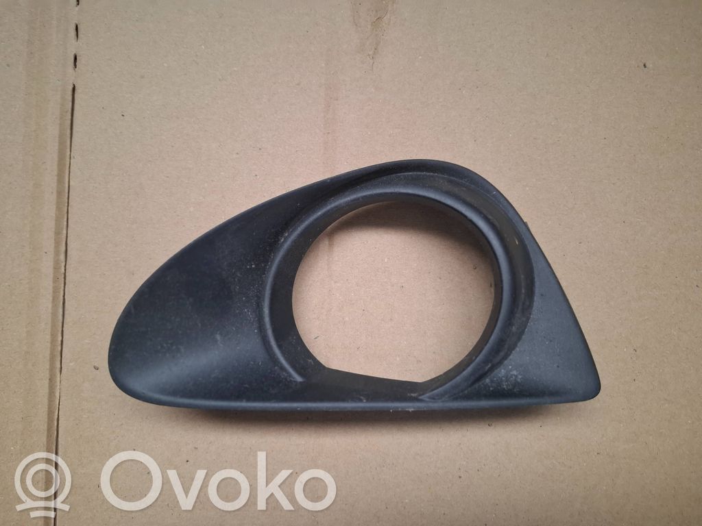Toyota Yaris Kratka dolna zderzaka przedniego 