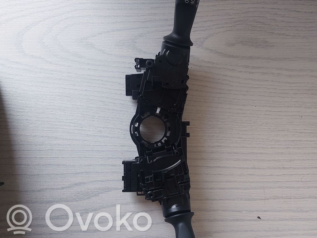 Toyota RAV 4 (XA40) Wiper turn signal indicator stalk/switch 