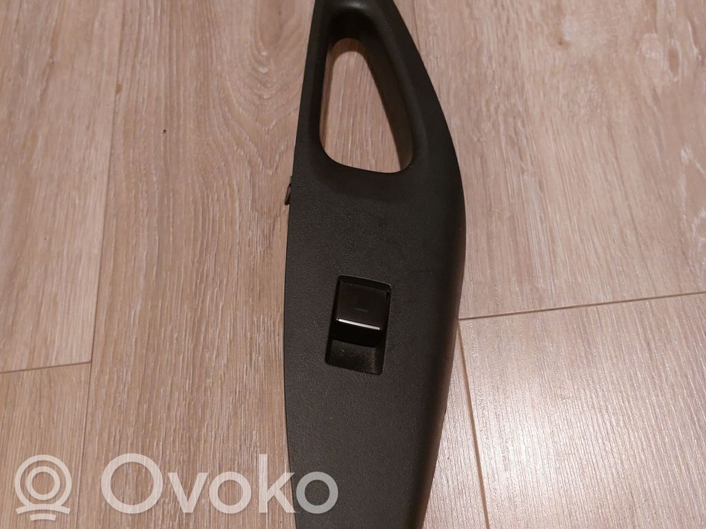 Electric window control switch   7427102830,3551M073D