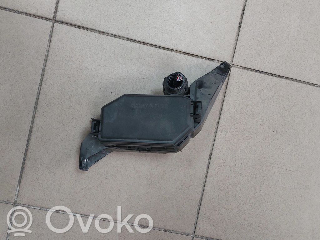 Toyota Corolla E210 E21 Sulakerasiasarja 
