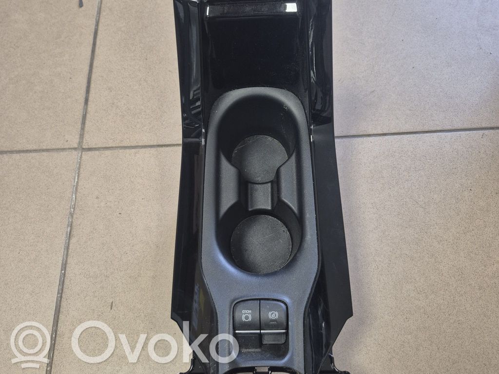 Toyota Corolla E210 E21 Puodelių laikiklis (priekyje) 