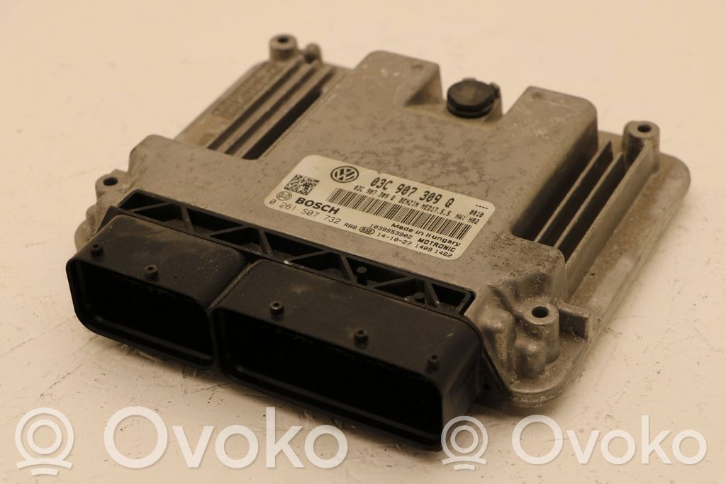 Volkswagen Touran II Engine control unit/module 