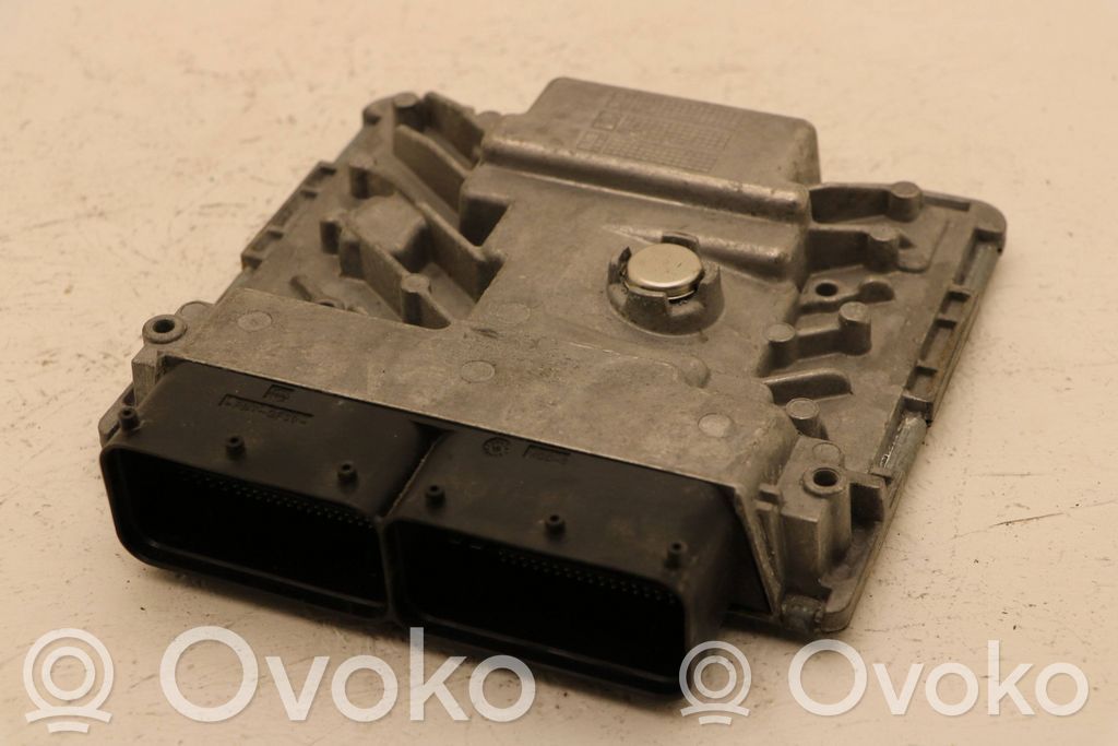 Volkswagen Golf VII Engine control unit/module 