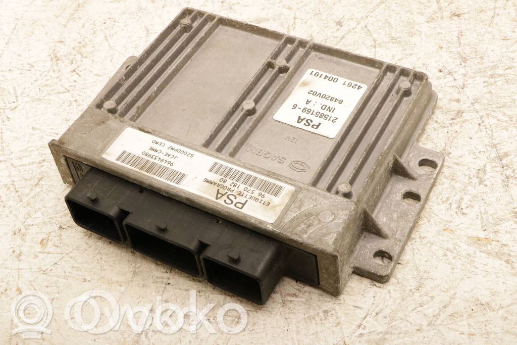 Engine control unit/module   215851696,84820V02