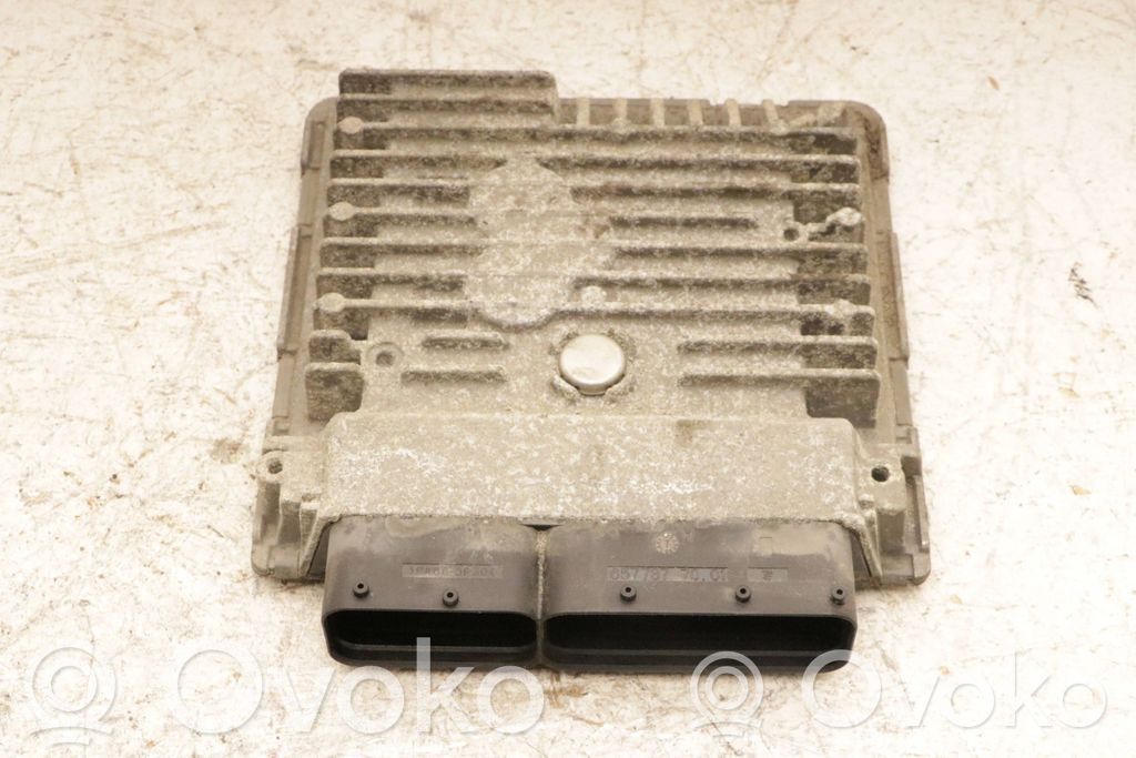 Volkswagen Golf VI Engine control unit/module 