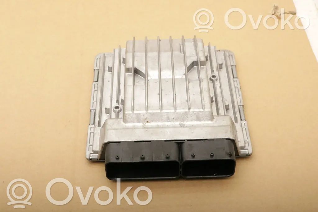 BMW 5 E60 E61 Engine control unit/module 