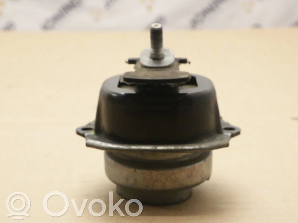 Engine mount bracket   P678065302