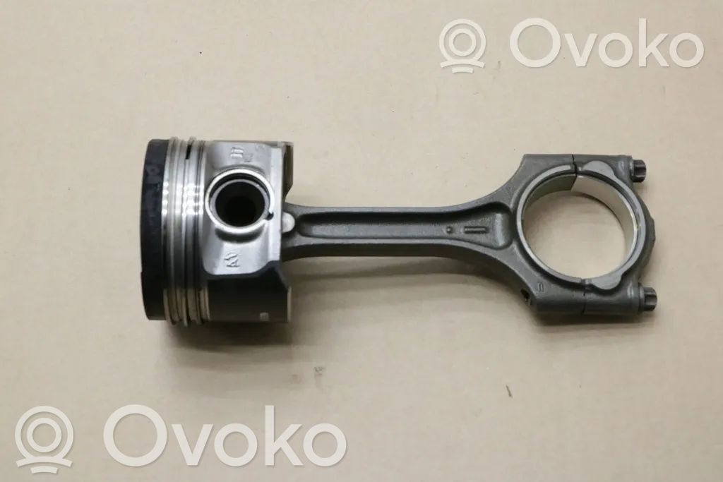 Volvo V40 Pistón con biela 