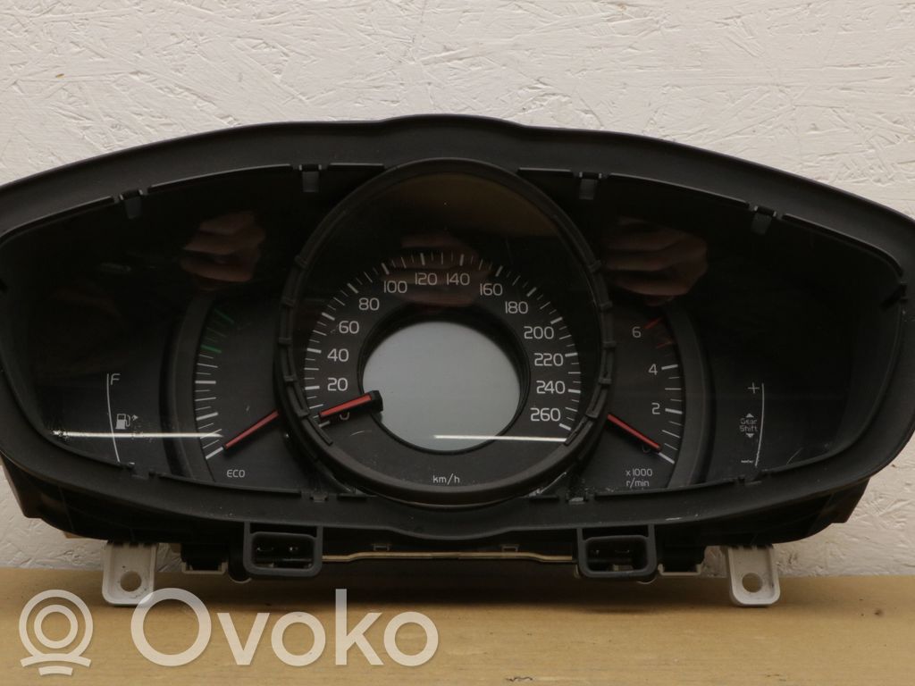 Volvo V40 Speedometer (instrument cluster) 
