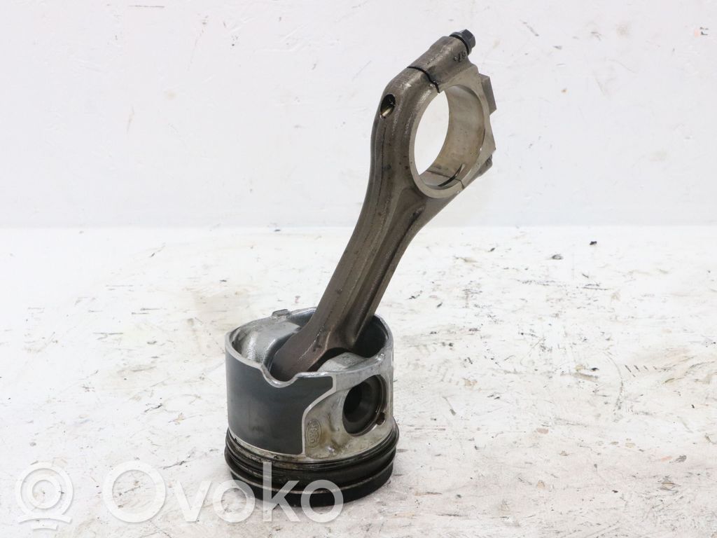 Jaguar XF X260 Piston with connecting rod 