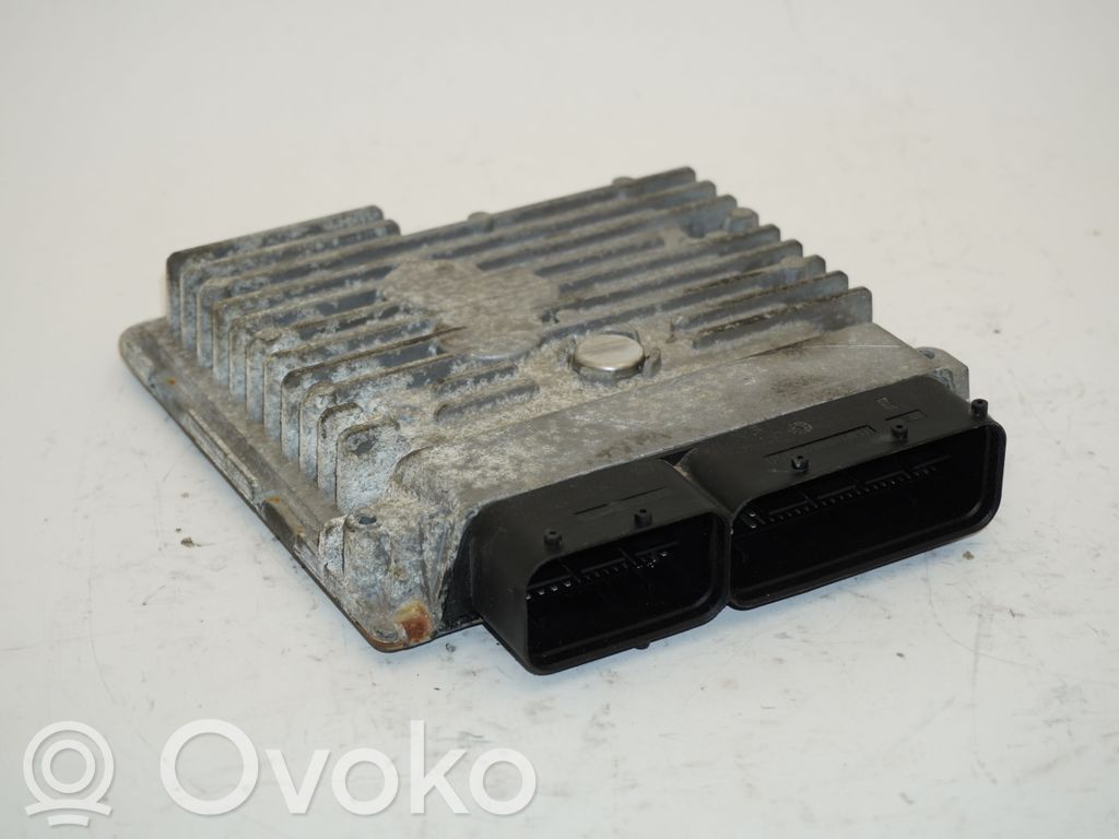 Volkswagen Golf VI Engine control unit/module 