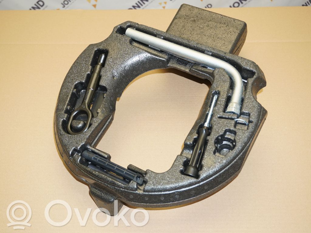 Audi A6 S6 C7 4G Tool set 