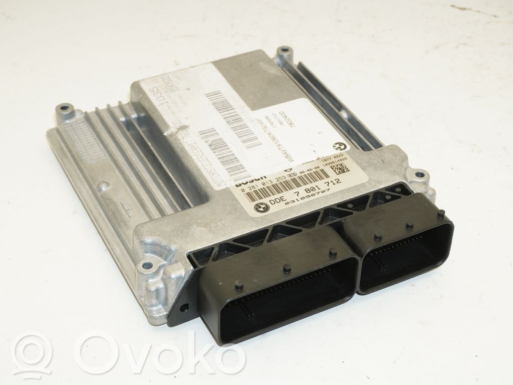 BMW 5 E60 E61 Variklio valdymo blokas 