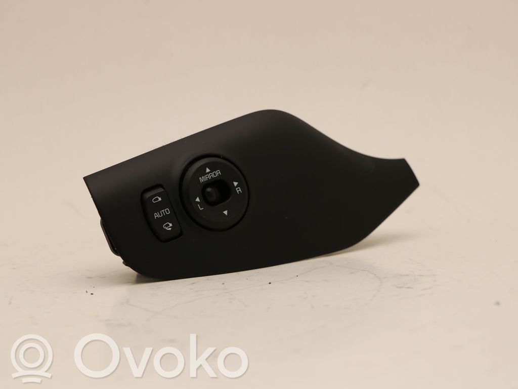 KIA Ceed Wing mirror switch 