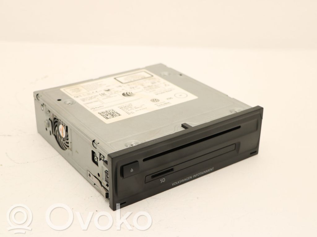 Volkswagen Golf VII Panel / Radioodtwarzacz CD/DVD/GPS 