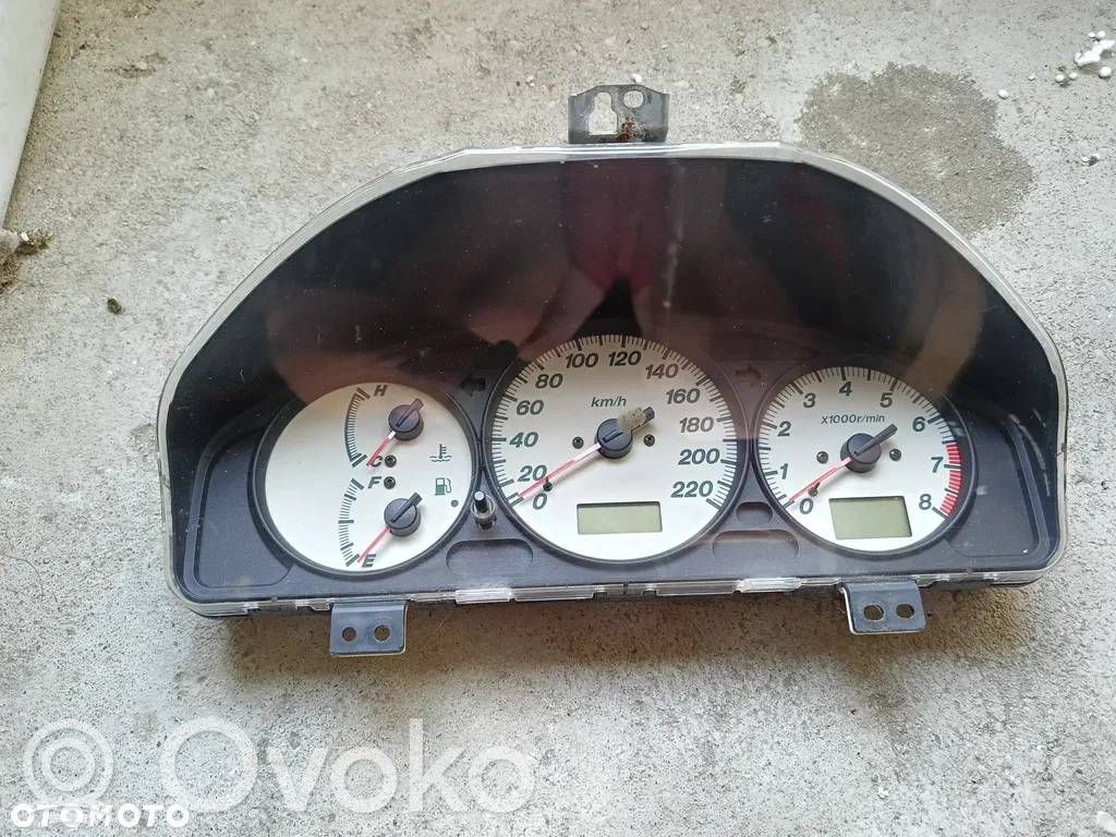 Mazda Premacy Speedometer (instrument cluster) 