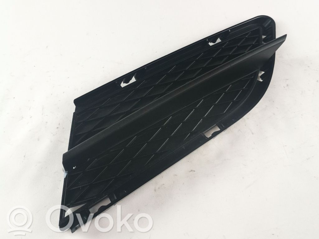 Front bumper lower grill   51117138417