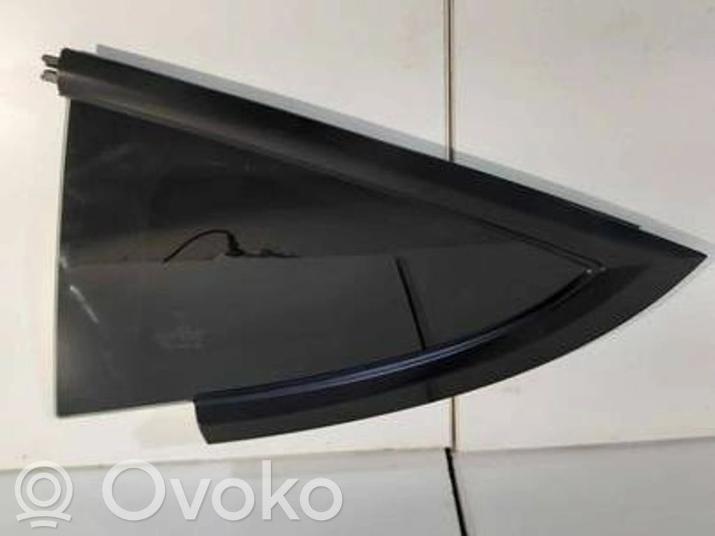 Tesla Model Y Finestrino laterale posteriore 