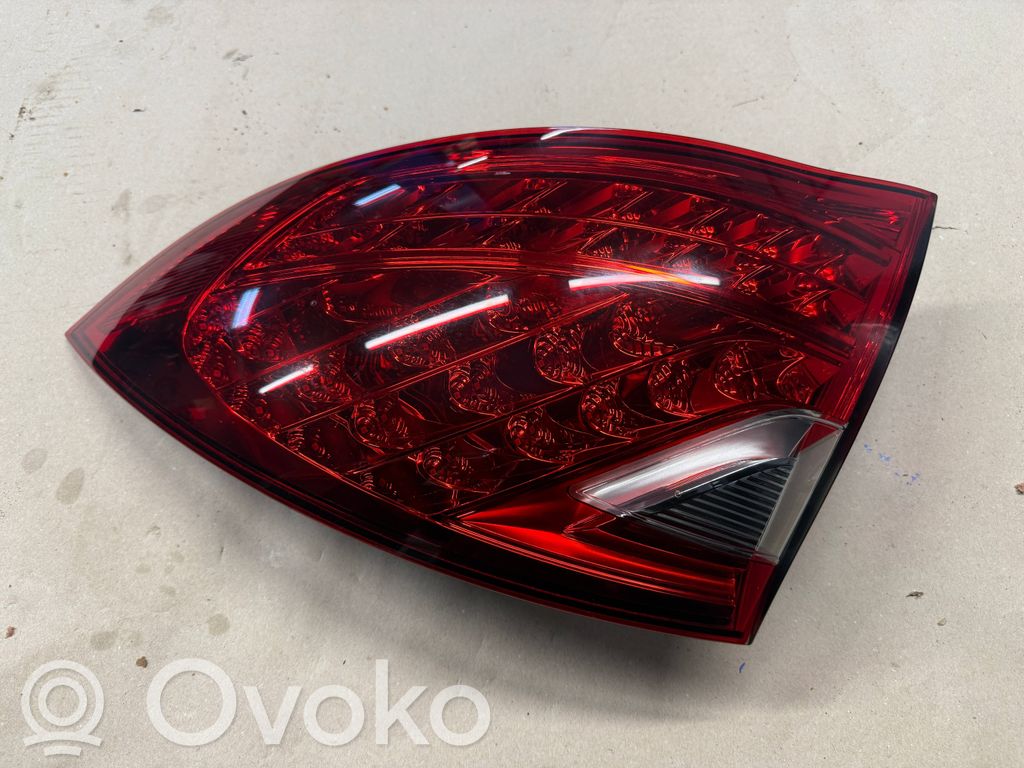 Porsche Cayenne (92A) Lampa tylna 