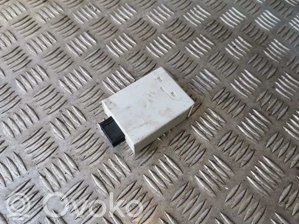 Sonstige Steuergeräte / Module   61358376506,8376506