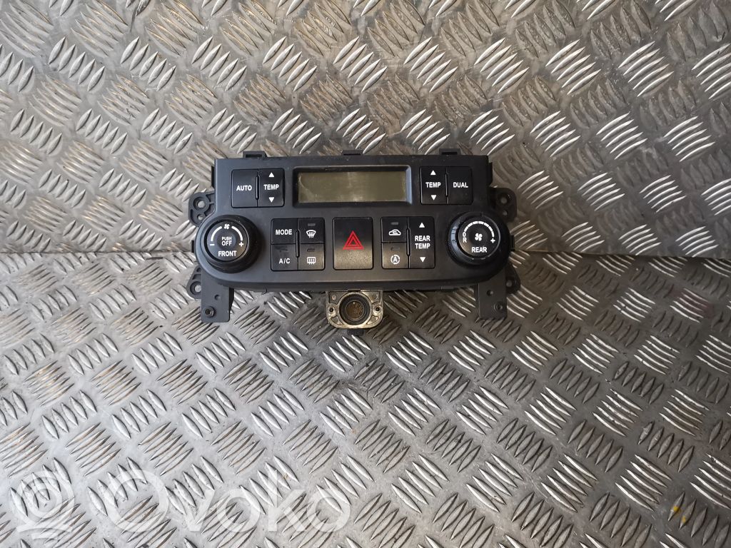 KIA Carnival Climate control unit 