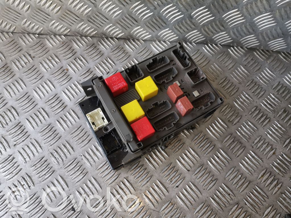 Renault Espace IV Module de fusibles 