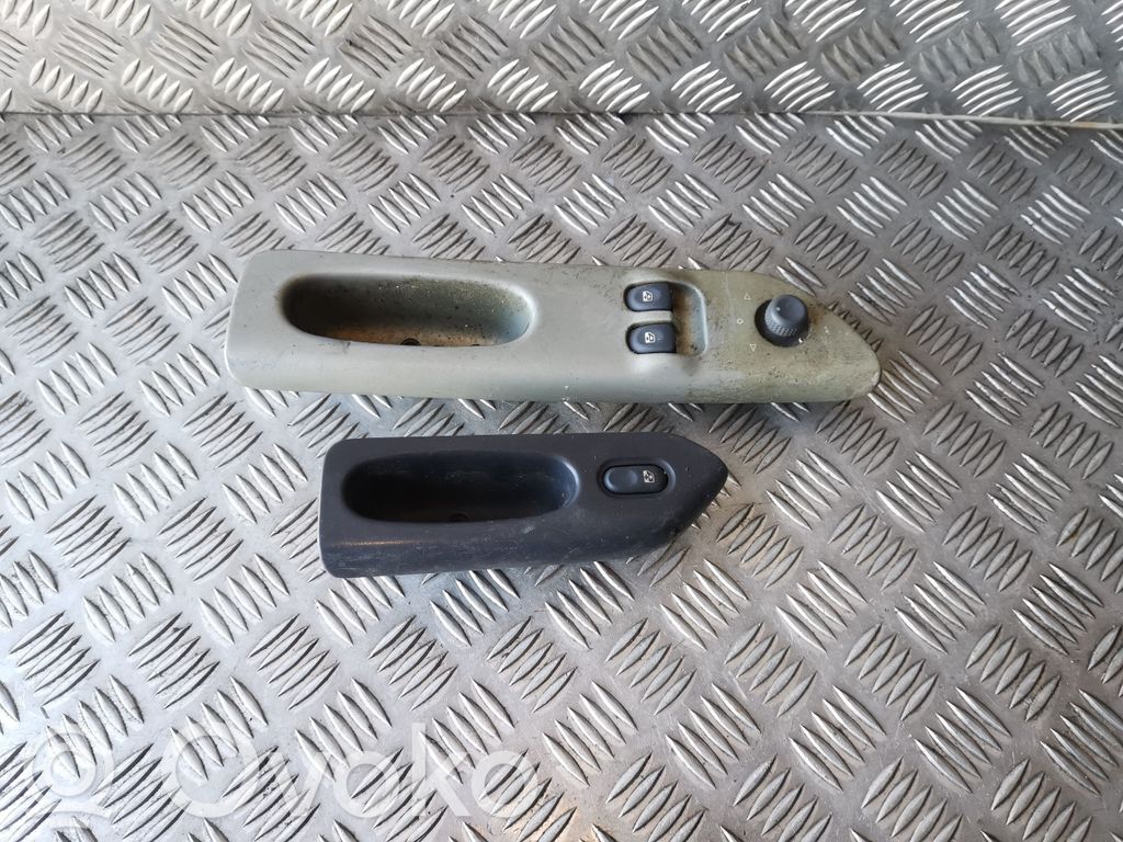 Renault Espace III Electric window control switch 