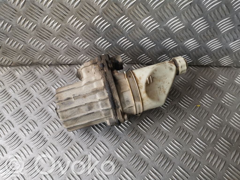 Opel Astra H Power steering pump 